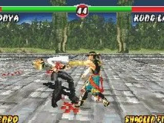 Kung Lao attacks Sonya