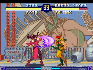 In a certain moment, Rose tries to attack Rolento using her Strong Punch, but he is out of range...